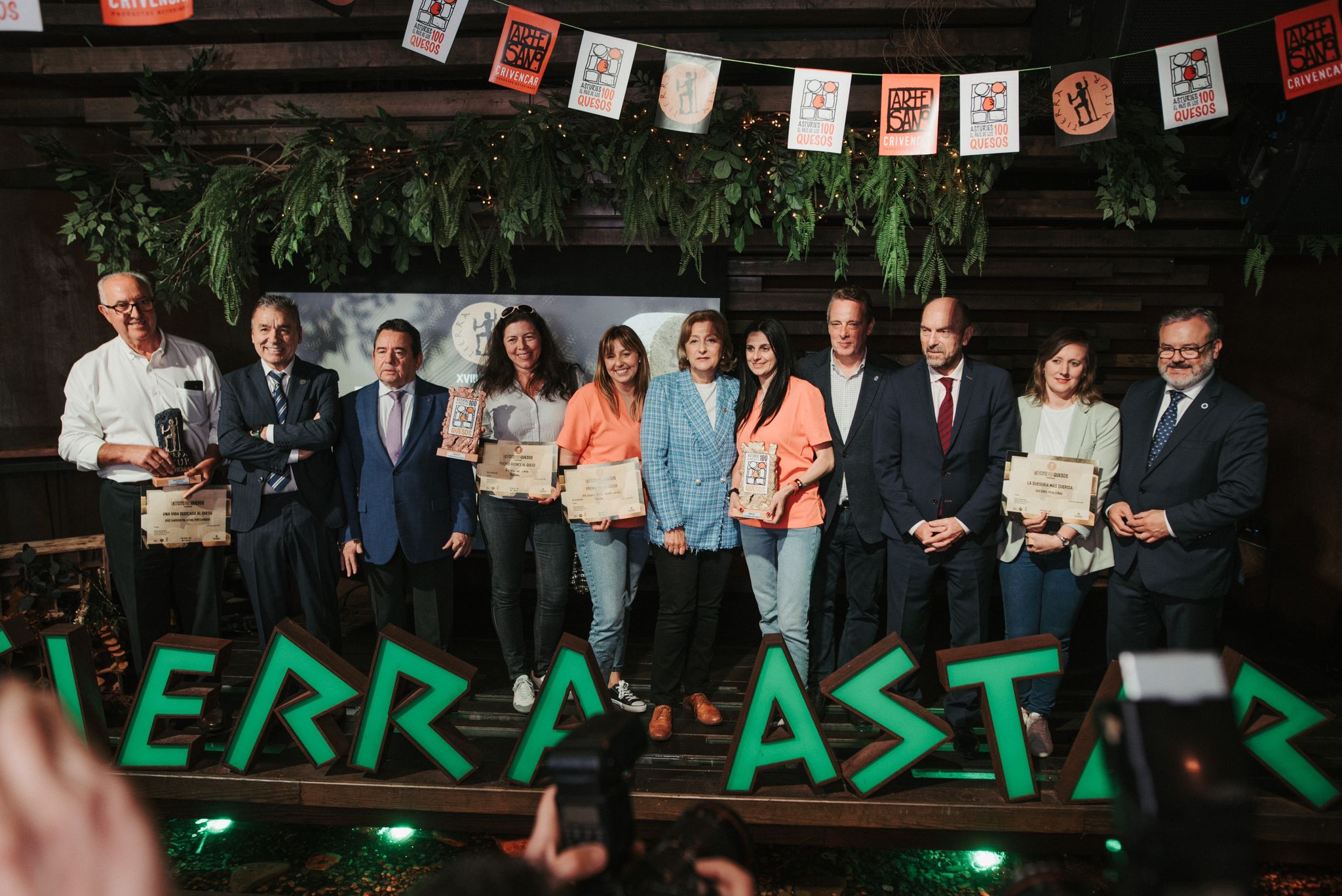 Los premiados en el acto de entrega de premios del evento "Asturies, el país de los 100 quesos"